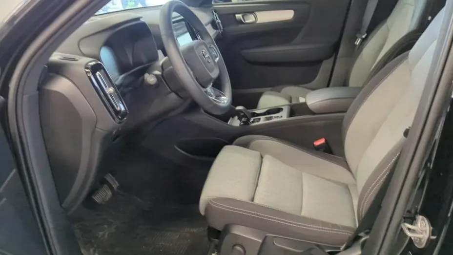 VOLVO XC40 -
