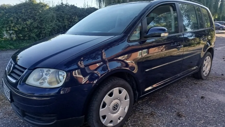 VOLKSWAGEN Touran -