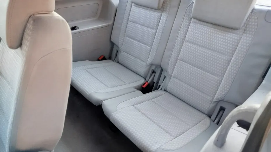 VOLKSWAGEN Touran -