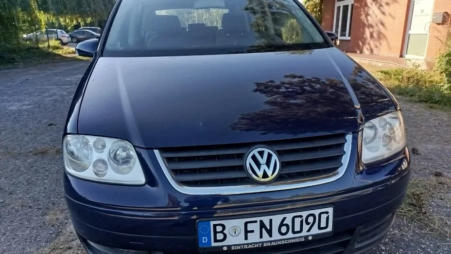 VOLKSWAGEN Touran -