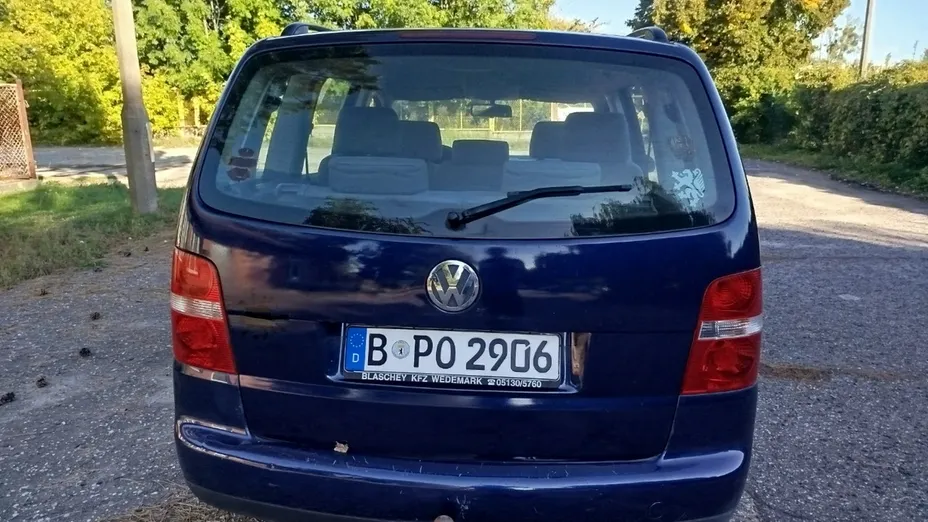 VOLKSWAGEN Touran -