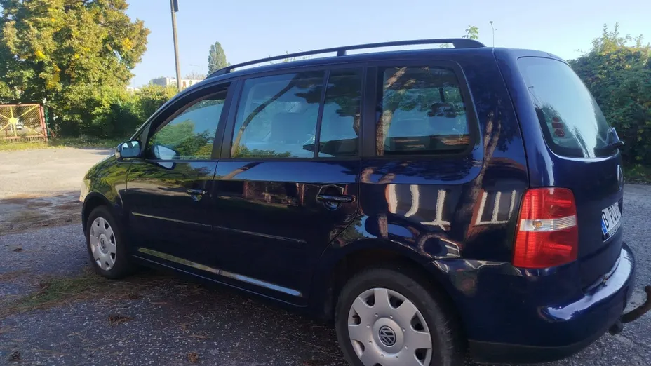 VOLKSWAGEN Touran -