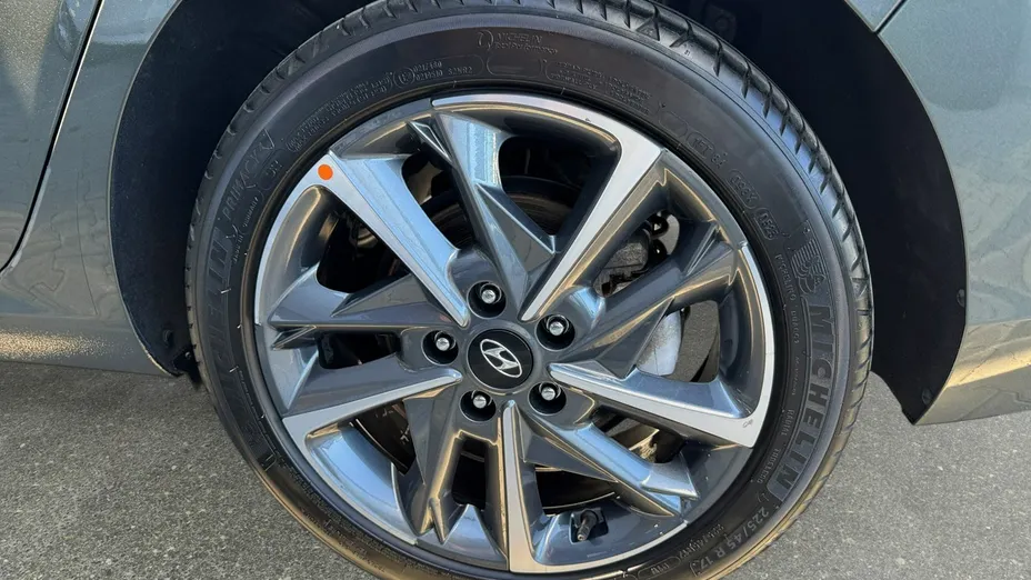 HYUNDAI i30 -