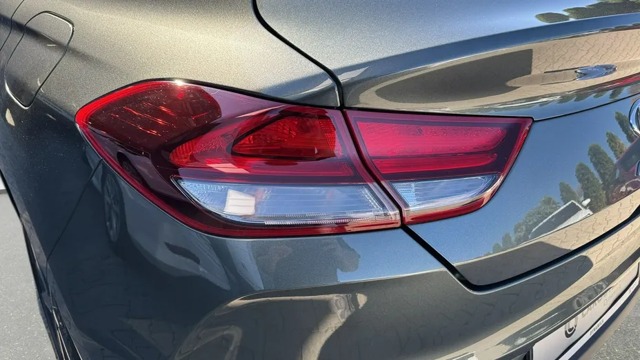 HYUNDAI i30 -