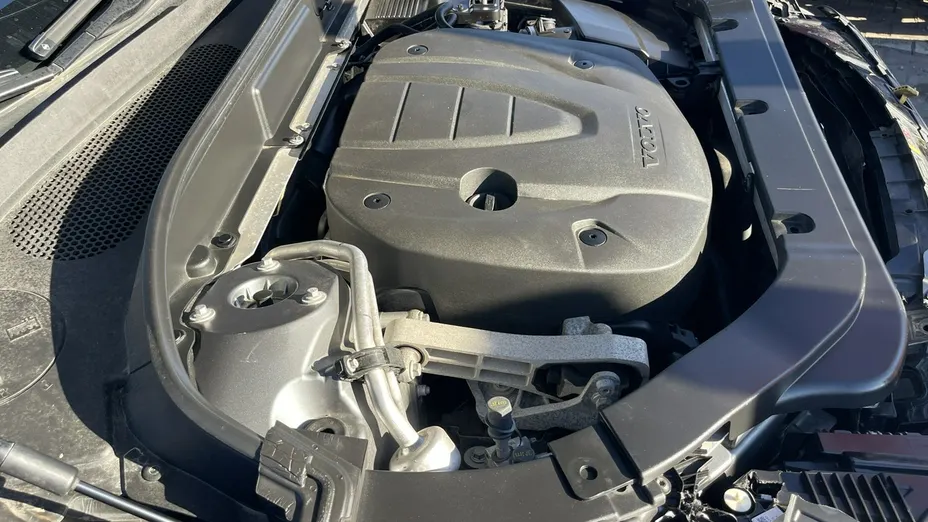 VOLVO XC60 -