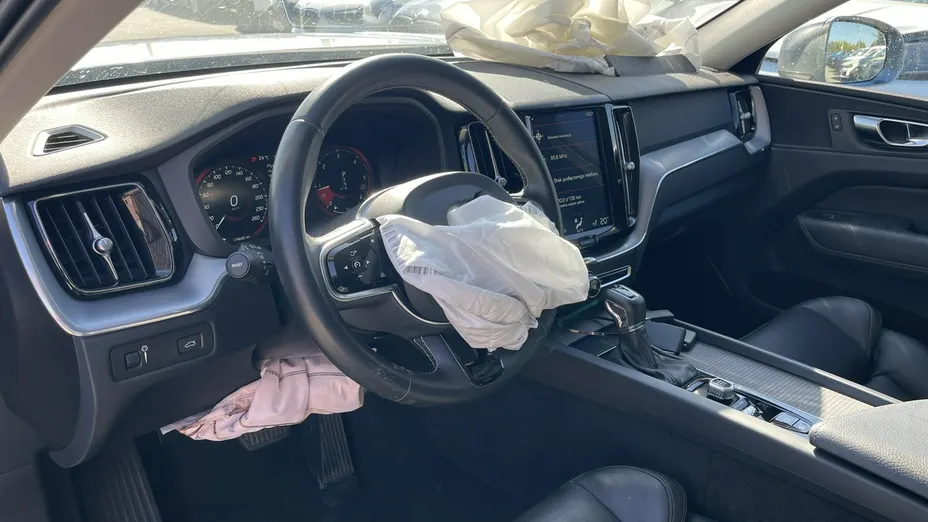 VOLVO XC60 -