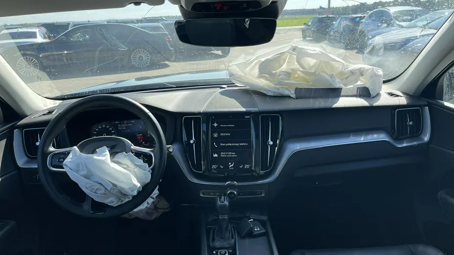 VOLVO XC60 -