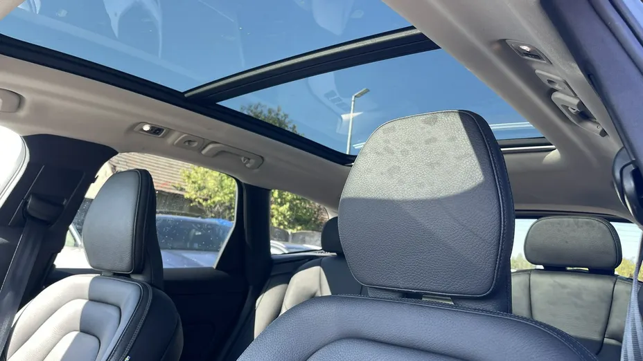 VOLVO XC60 -