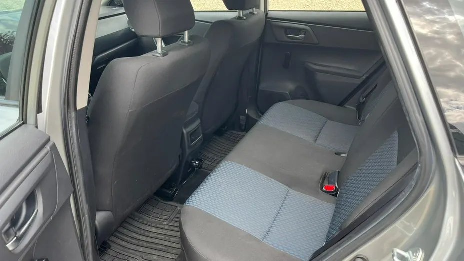 TOYOTA Auris -