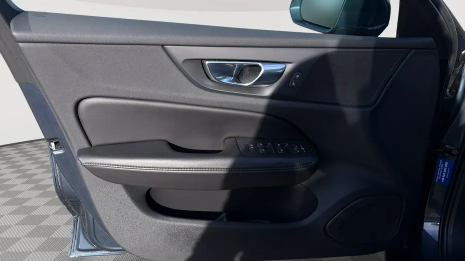 VOLVO V60 -