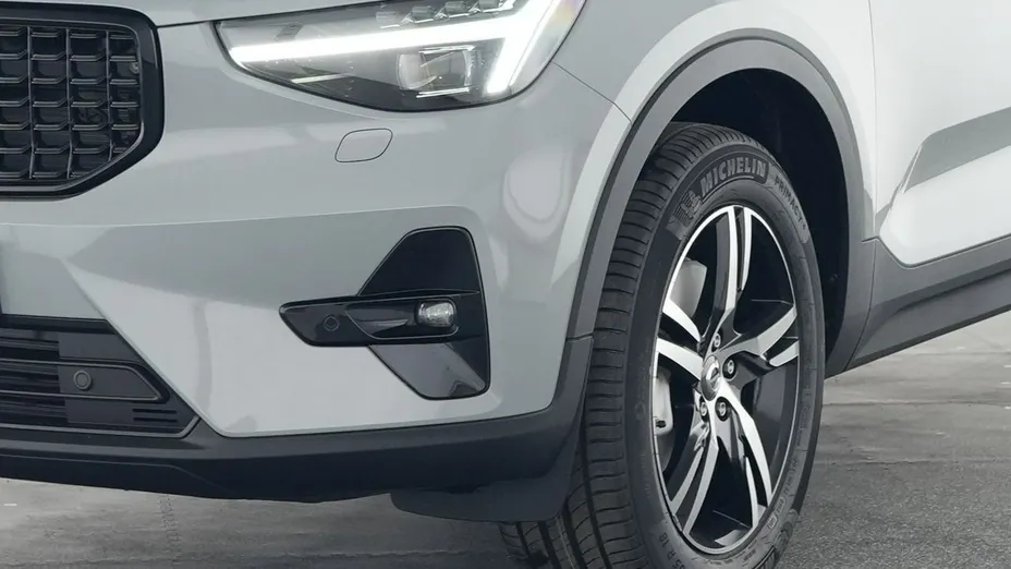 VOLVO XC40 -