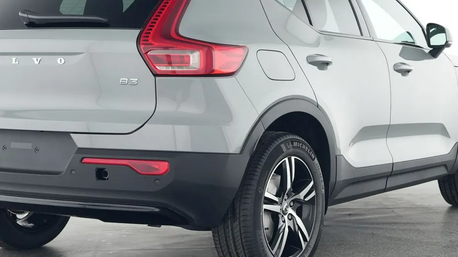 VOLVO XC40 -
