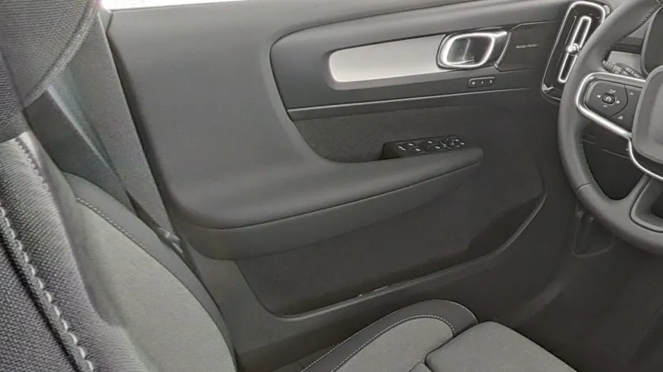 VOLVO XC40 -