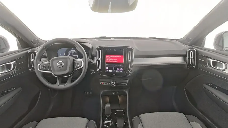 VOLVO XC40 -