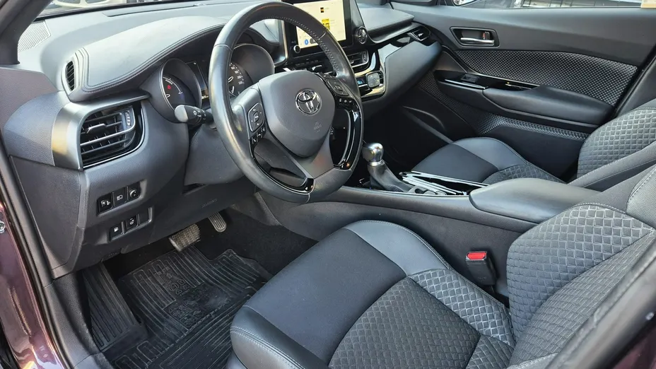 TOYOTA C-HR -