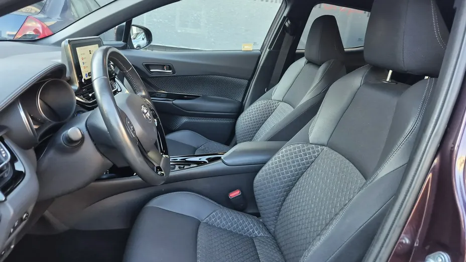 TOYOTA C-HR -