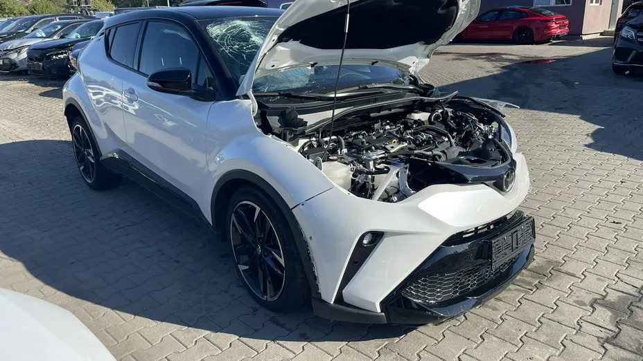 TOYOTA C-HR -