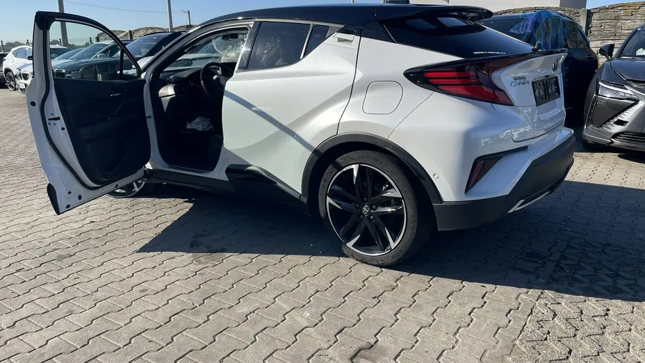 TOYOTA C-HR -