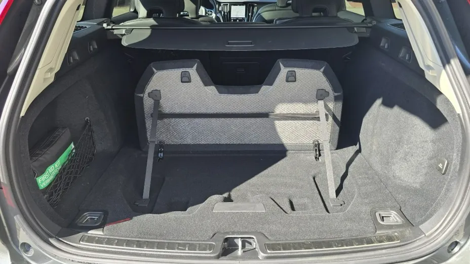VOLVO V60 -