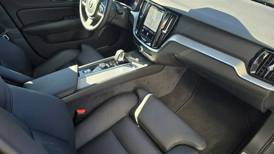 VOLVO V60 -