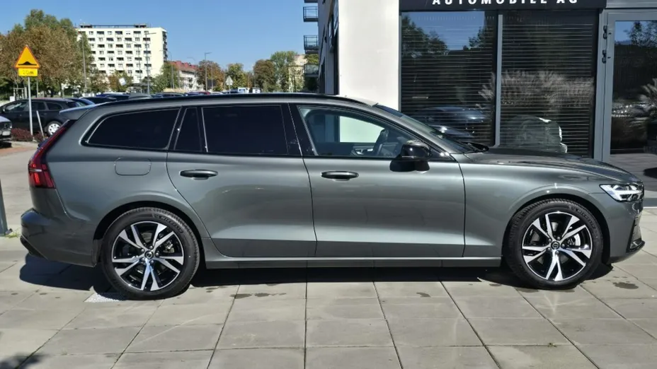 VOLVO V60 -