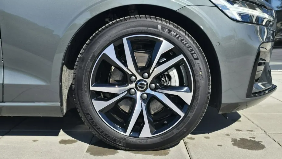VOLVO V60 -