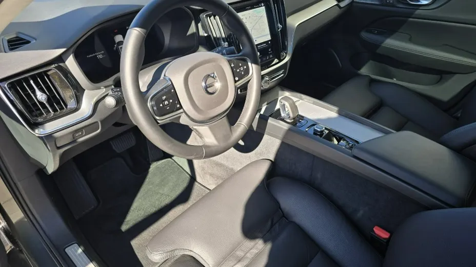 VOLVO V60 -
