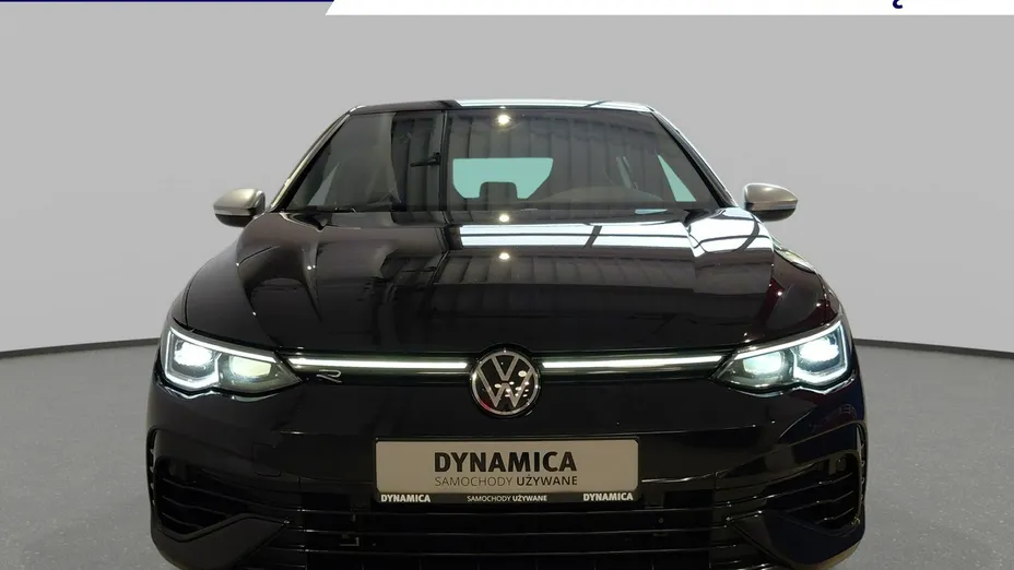 VOLKSWAGEN Golf -