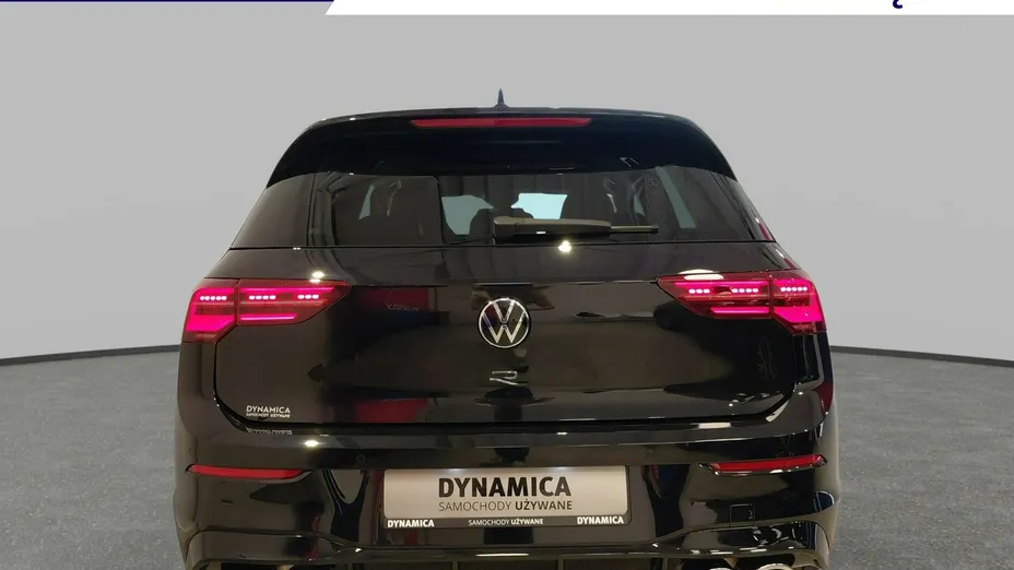 VOLKSWAGEN Golf -
