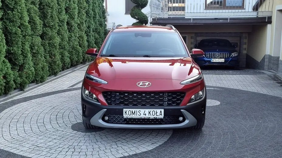 HYUNDAI Kona -