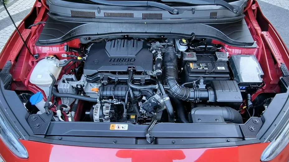 HYUNDAI Kona -