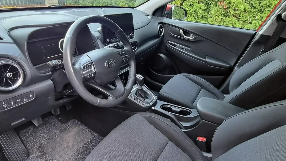 HYUNDAI Kona -