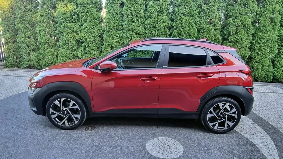 HYUNDAI Kona -