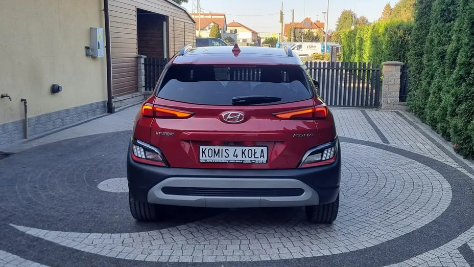 HYUNDAI Kona -