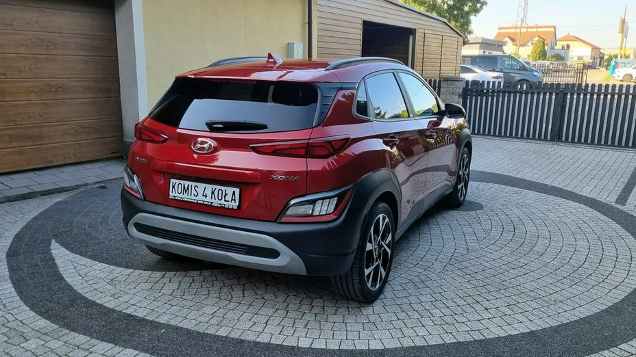 HYUNDAI Kona -