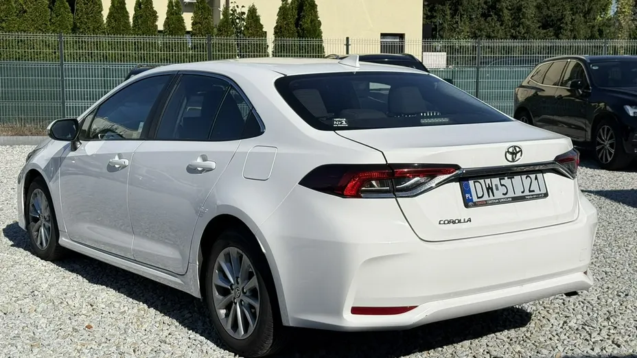 TOYOTA Corolla -