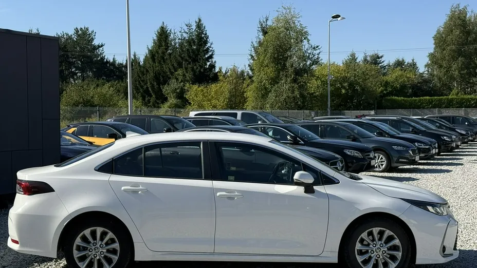 TOYOTA Corolla -