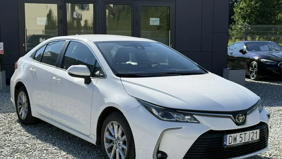 TOYOTA Corolla -