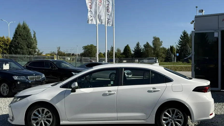 TOYOTA Corolla -