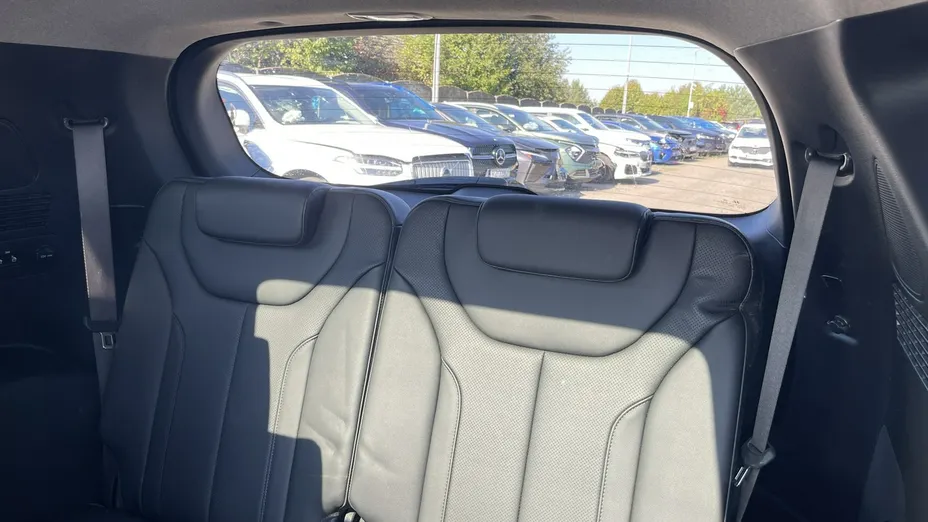HYUNDAI Grand Santa Fe -