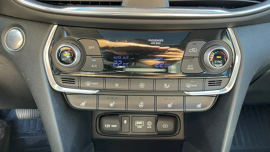 HYUNDAI Grand Santa Fe -