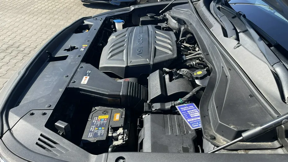 HYUNDAI Grand Santa Fe -