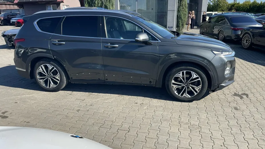 HYUNDAI Grand Santa Fe -
