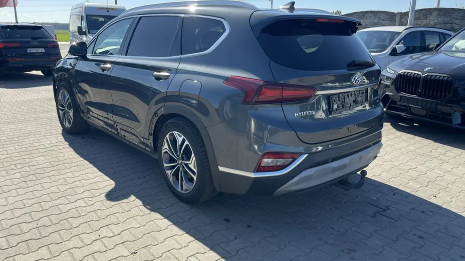 HYUNDAI Grand Santa Fe -