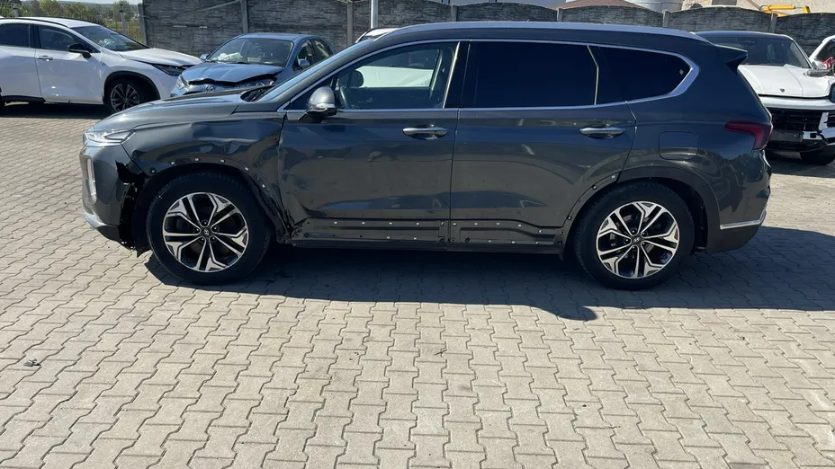 HYUNDAI Grand Santa Fe -