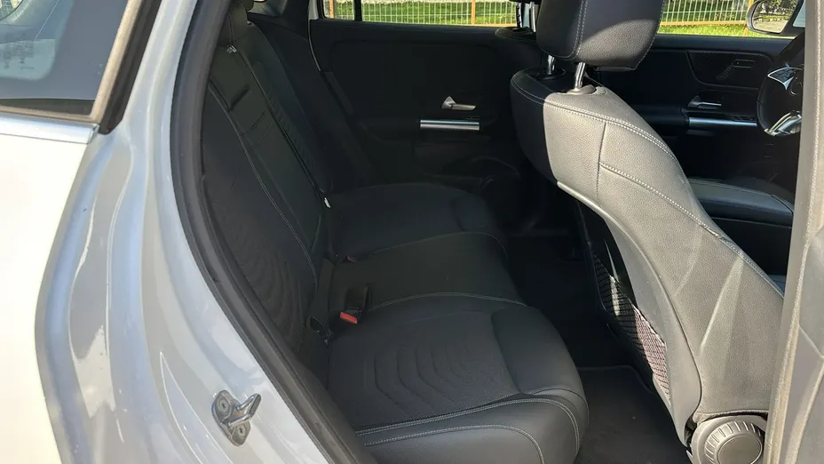 MERCEDES-BENZ EQA -