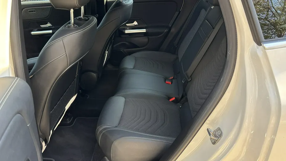 MERCEDES-BENZ EQA -