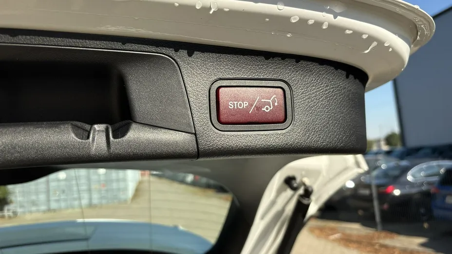 MERCEDES-BENZ EQA -