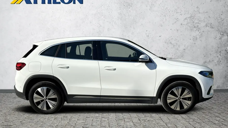MERCEDES-BENZ EQA -