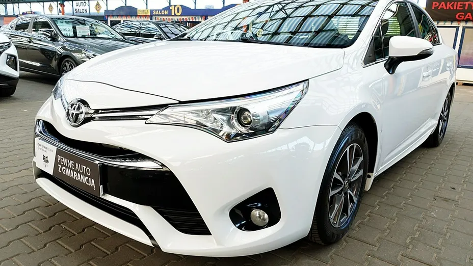 TOYOTA Avensis -